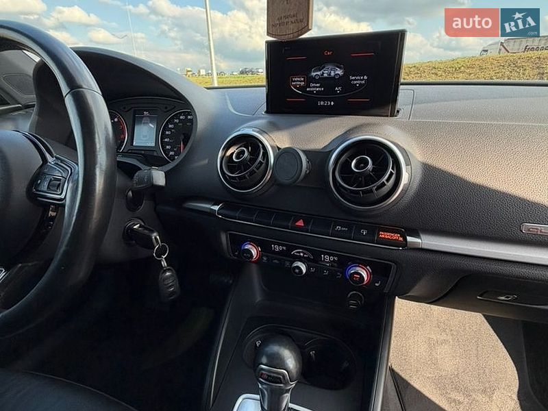 Седан Audi A3 2015 в Львове