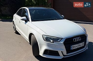 Седан Audi A3 2017 в Дніпрі