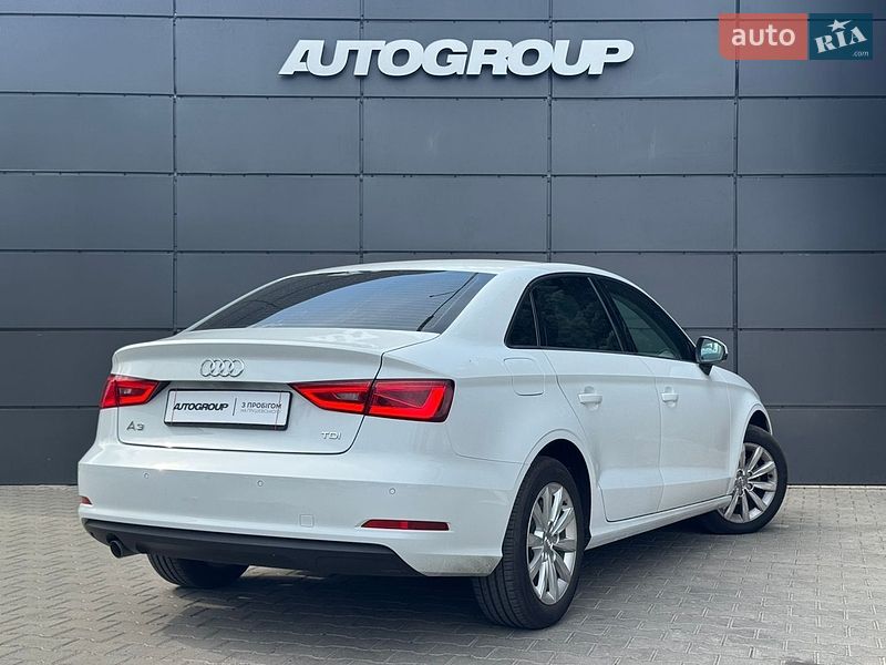 Седан Audi A3 2015 в Одессе