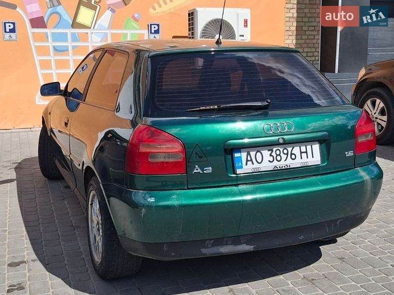 Хетчбек Audi A3 1999 в Новояворівську