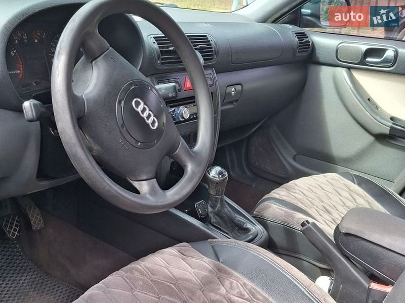 Хетчбек Audi A3 1999 в Новояворівську