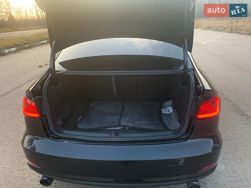 Седан Audi A3 2015 в Звягелі