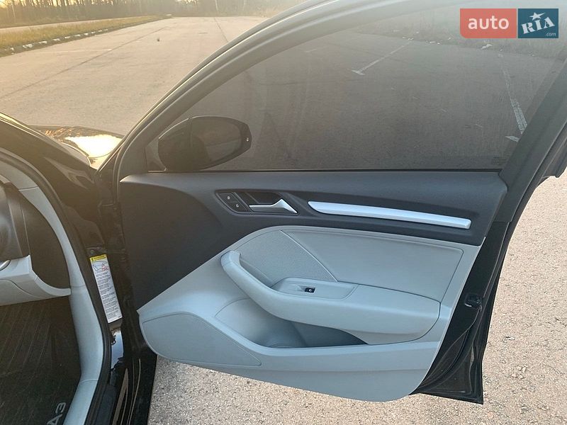 Седан Audi A3 2015 в Звягелі