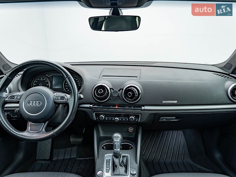 Хэтчбек Audi A3 2016 в Киеве фото 12 Хэтчбек Audi A3 2016 в Киеве