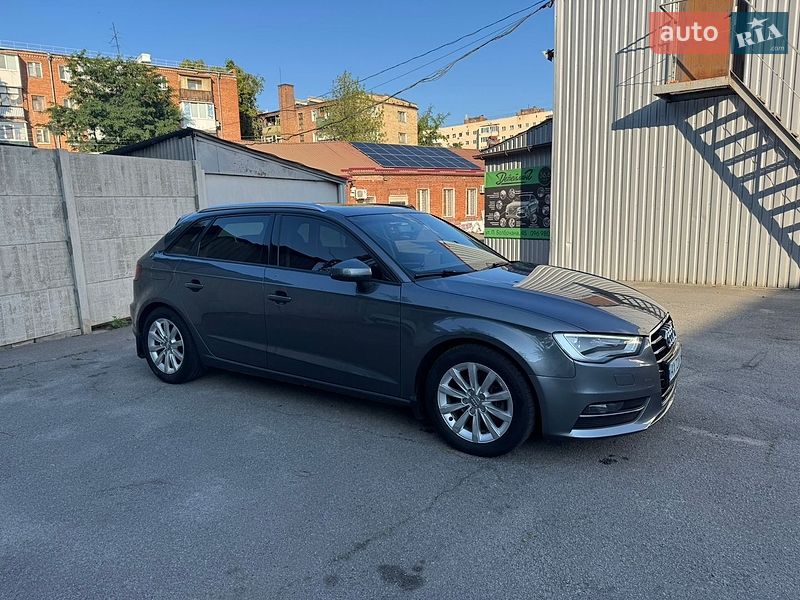 Хэтчбек Audi A3 2016 в Харькове