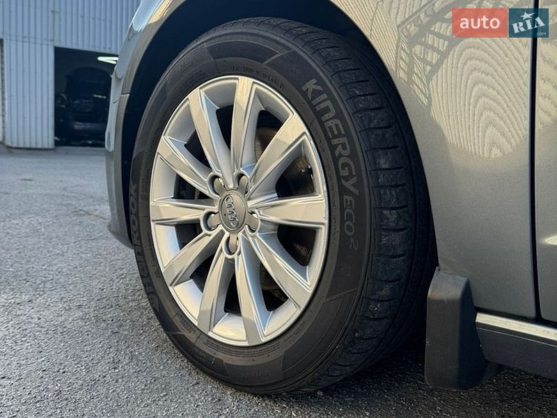 Хэтчбек Audi A3 2016 в Харькове