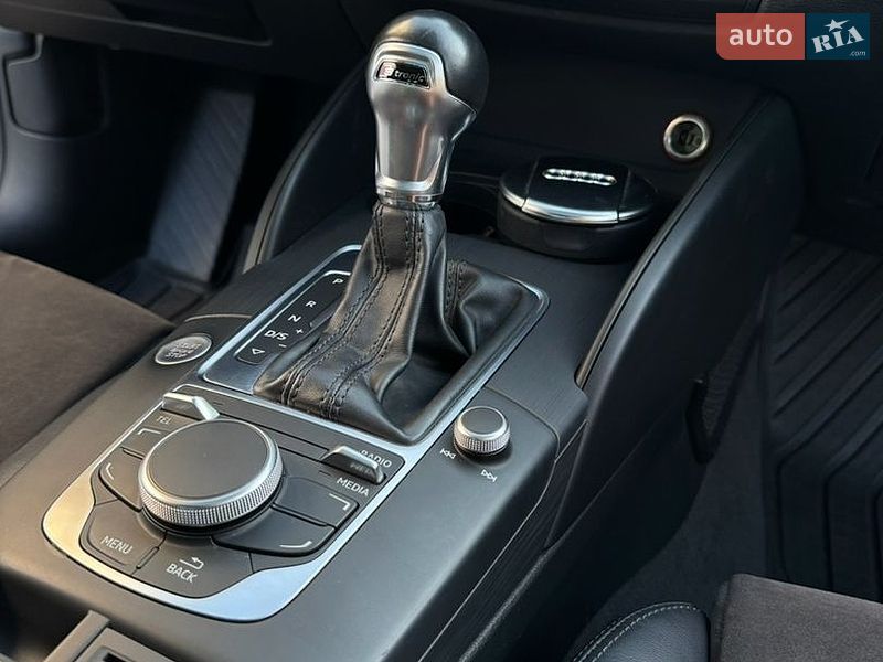 Хэтчбек Audi A3 2016 в Харькове