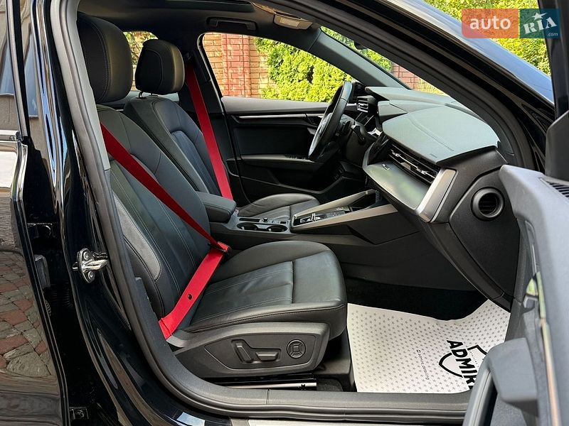 Седан Audi A3 2023 в Черновцах