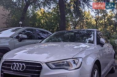 Седан Audi A3 2015 в Киеве