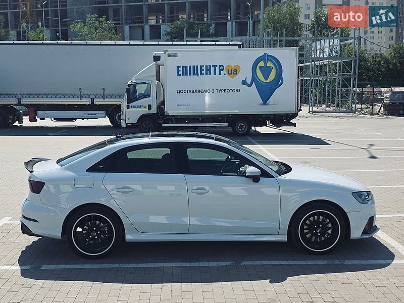 Седан Audi A3 2015 в Киеве
