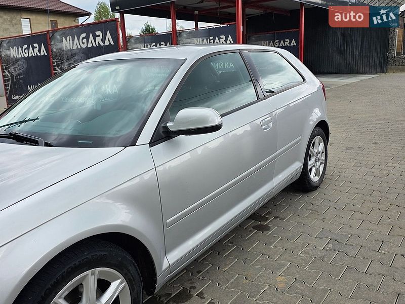 Хетчбек Audi A3 2011 в Чернівцях