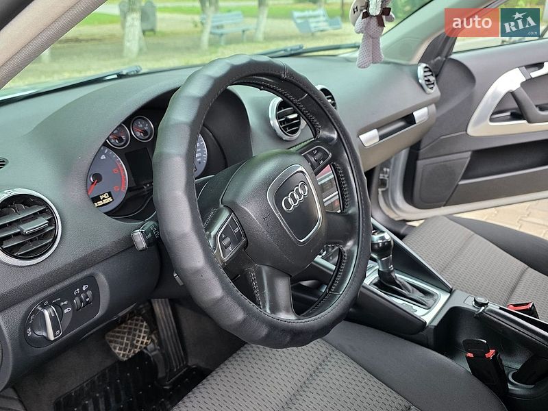 Хетчбек Audi A3 2011 в Чернівцях