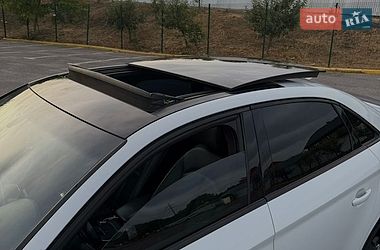 Седан Audi A3 2014 в Ужгороде