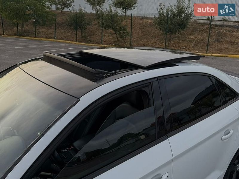 Седан Audi A3 2014 в Ужгороде