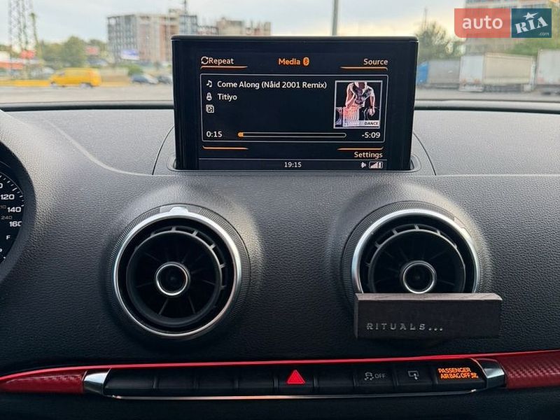 Седан Audi A3 2014 в Ужгороде