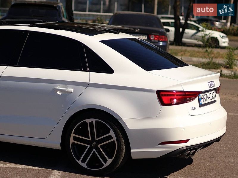 Седан Audi A3 2019 в Одессе