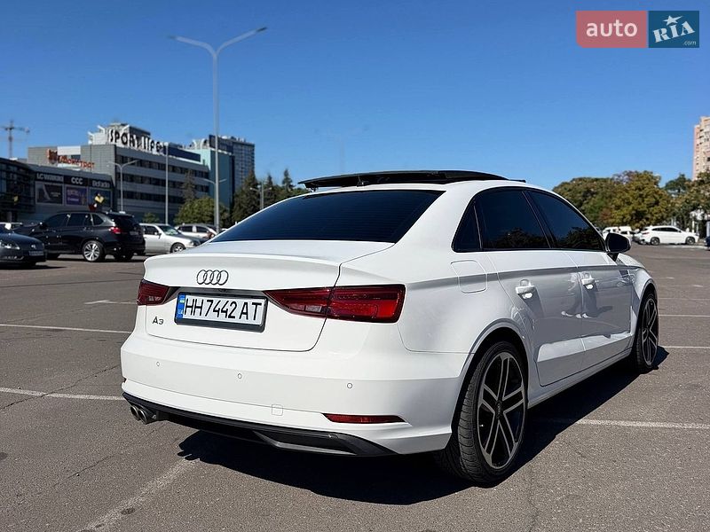 Седан Audi A3 2019 в Одессе
