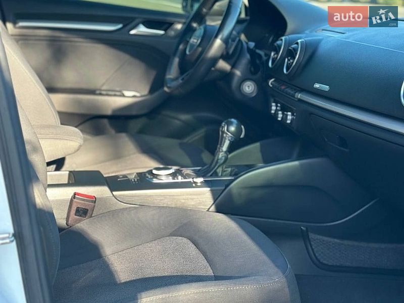Хетчбек Audi A3 2017 в Харкові