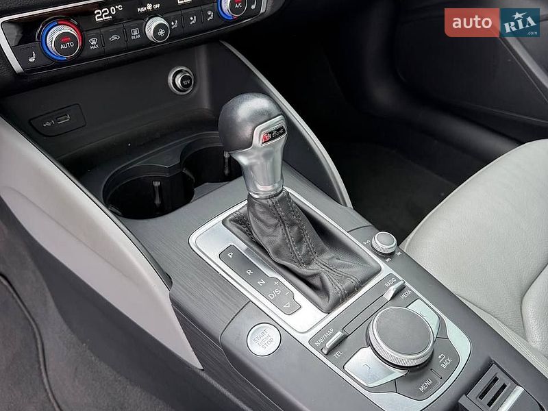 Седан Audi A3 2016 в Львові