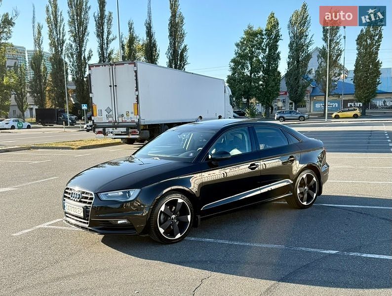 Седан Audi A3 2015 в Киеве