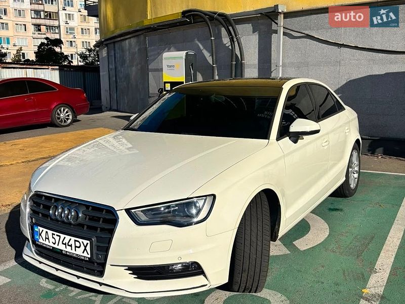 Седан Audi A3 2014 в Киеве