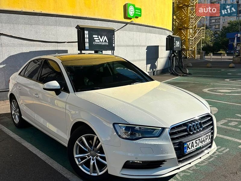 Седан Audi A3 2014 в Киеве