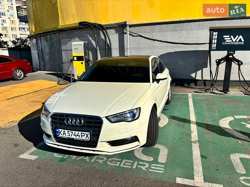 Седан Audi A3 2014 в Киеве