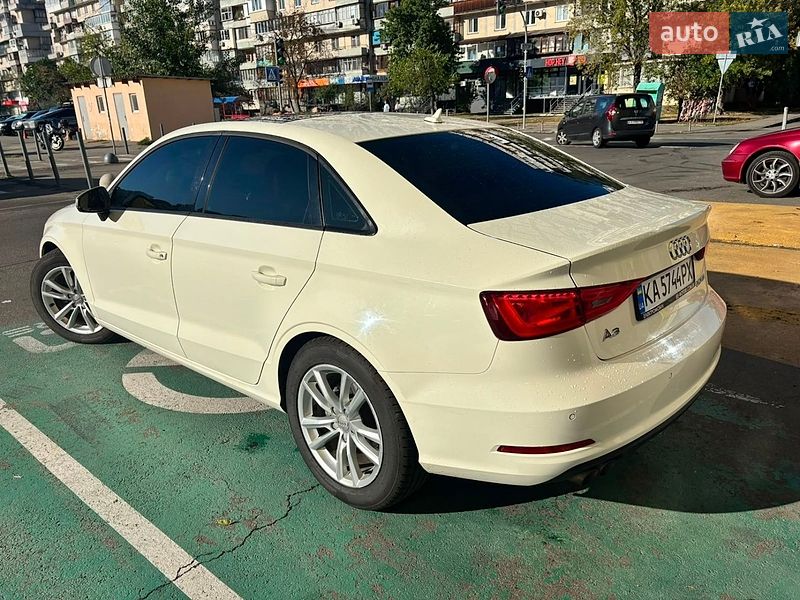Седан Audi A3 2014 в Киеве
