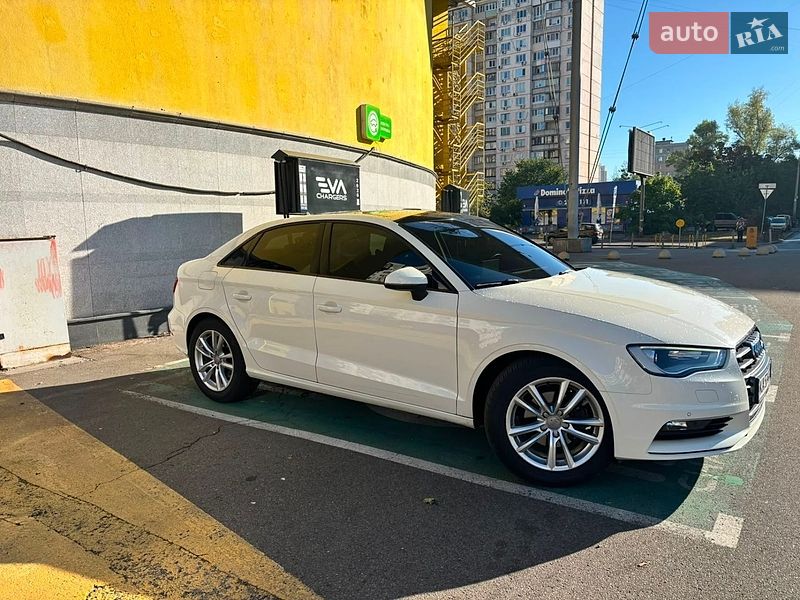 Седан Audi A3 2014 в Киеве