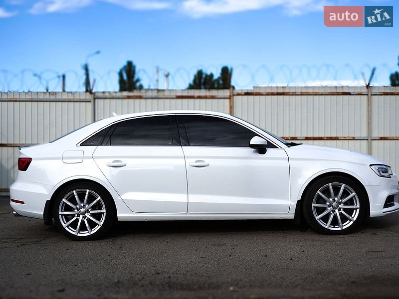 Седан Audi A3 2016 в Києві