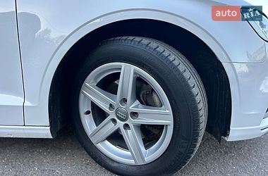 Седан Audi A3 2017 в Хусте