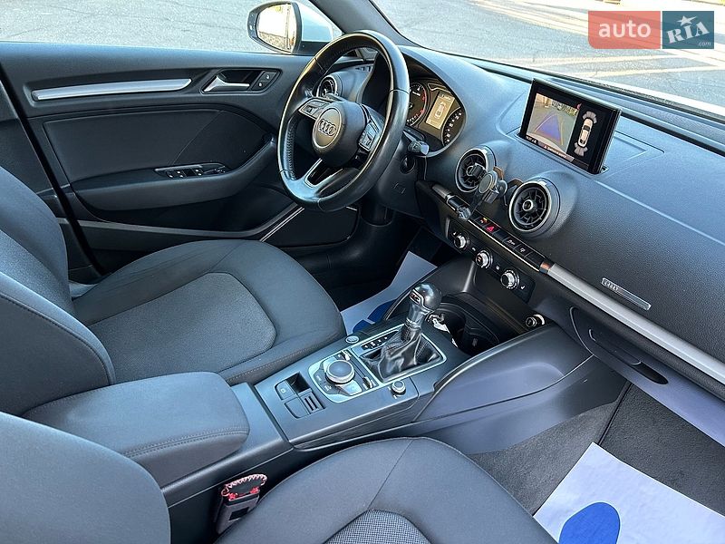 Седан Audi A3 2017 в Хусте