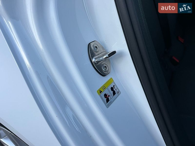 Седан Audi A3 2017 в Хусте