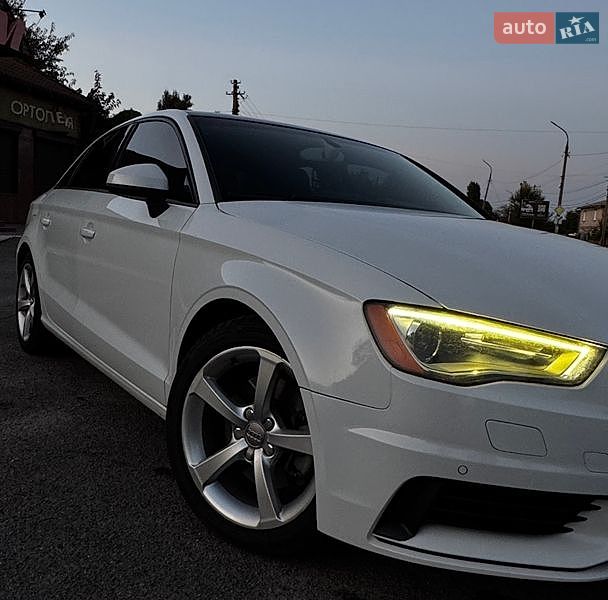 Седан Audi A3 2014 в Кривому Розі