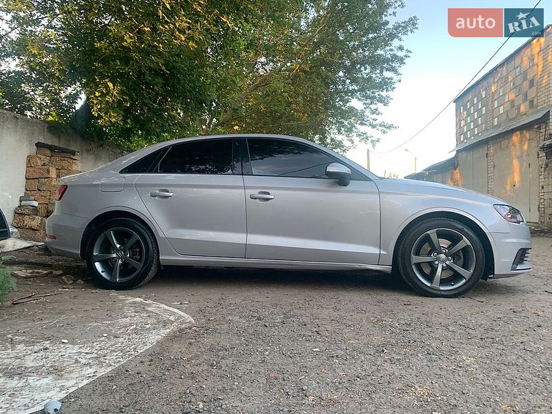 Седан Audi A3 2015 в Харькове