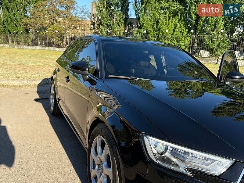Хетчбек Audi A3 2018 в Києві