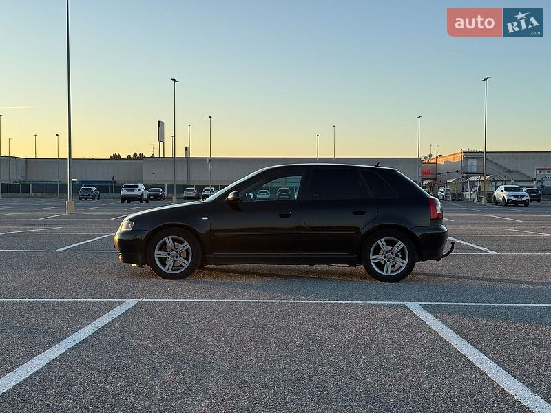 Хетчбек Audi A3 2001 в Чернівцях
