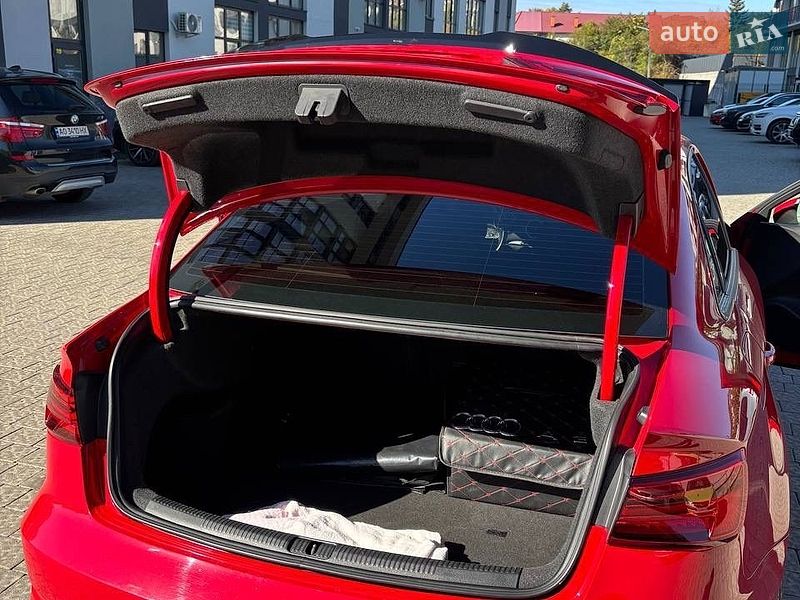 Седан Audi A3 2017 в Ужгороді