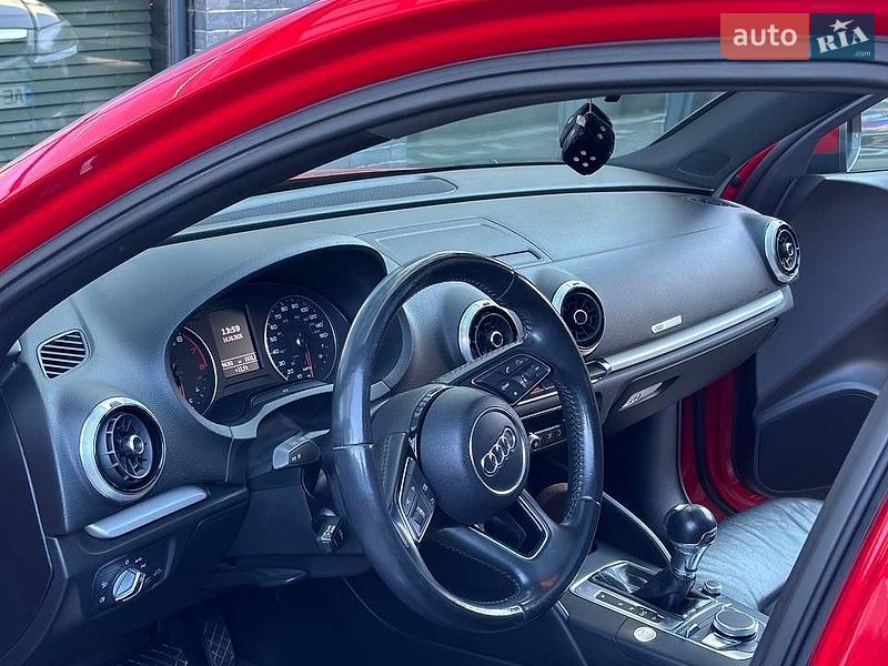 Седан Audi A3 2017 в Ужгороді