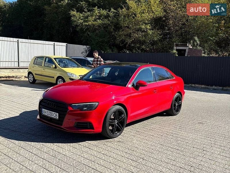 Седан Audi A3 2017 в Ужгороді