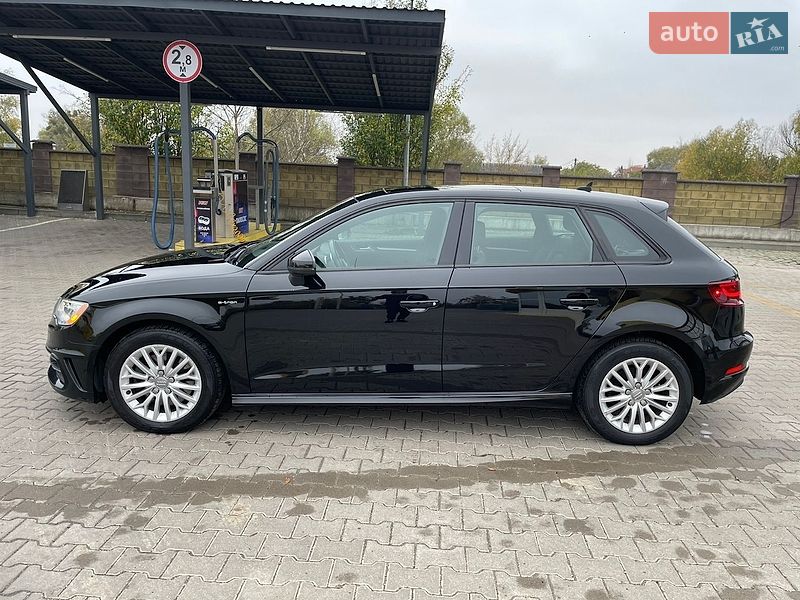 Хэтчбек Audi A3 2016 в Дубно