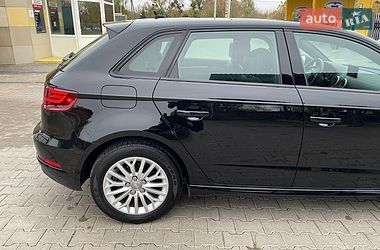 Хэтчбек Audi A3 2016 в Дубно