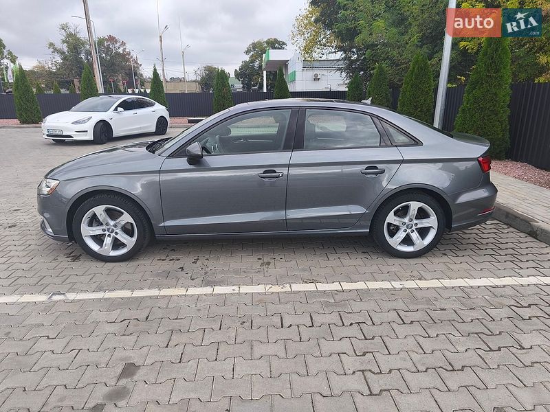 Седан Audi A3 2017 в Тарутиному
