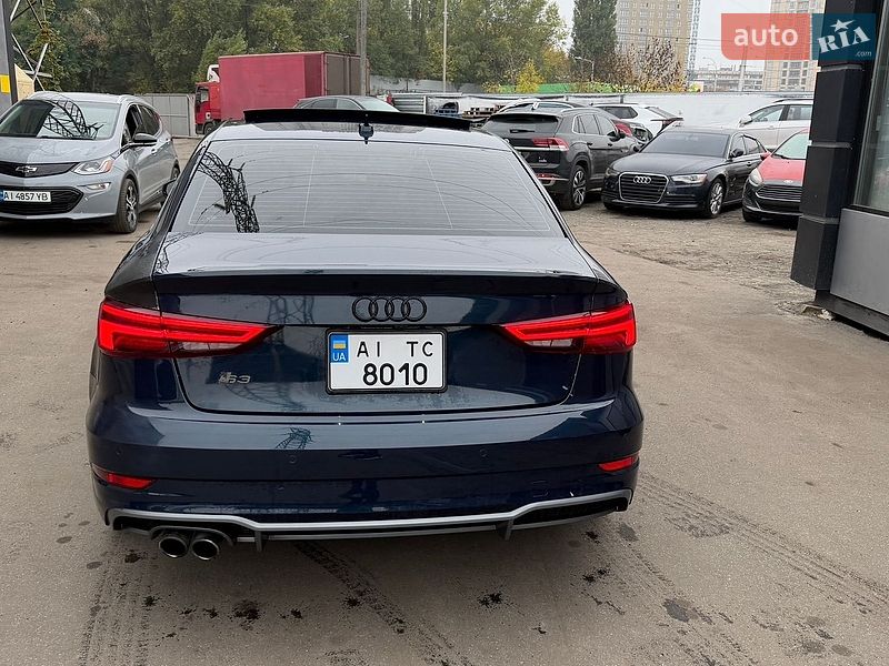 Седан Audi A3 2016 в Киеве