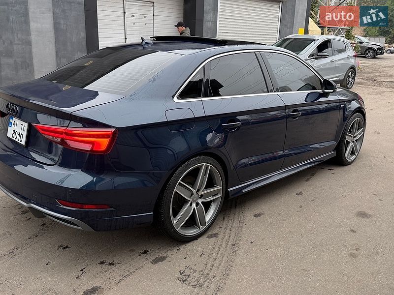 Седан Audi A3 2016 в Киеве