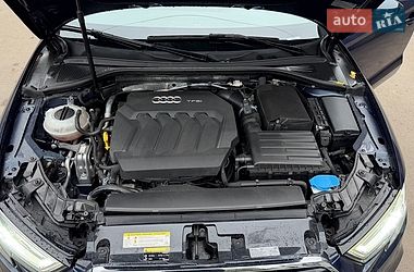 Седан Audi A3 2016 в Киеве