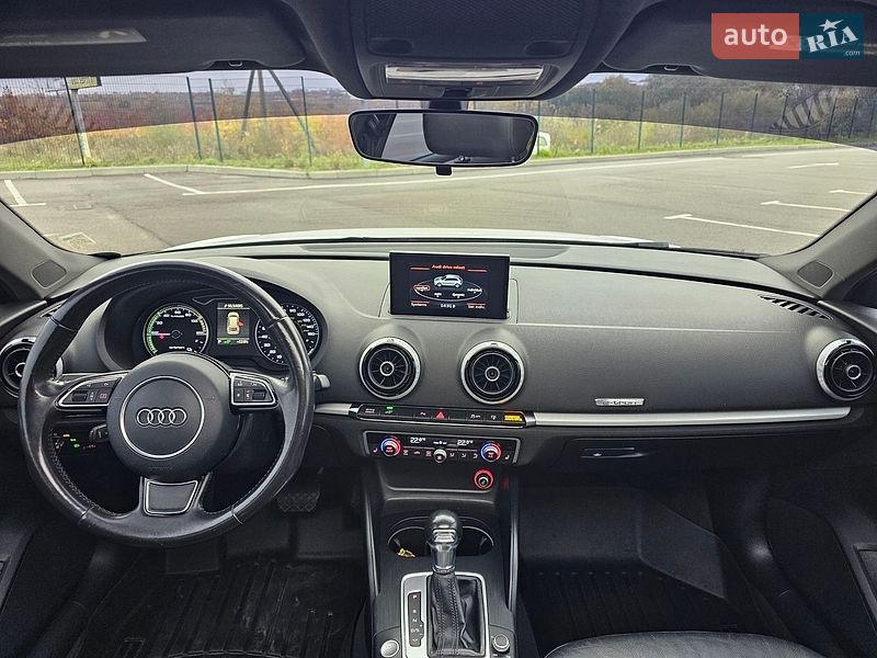 Хэтчбек Audi A3 2016 в Ровно