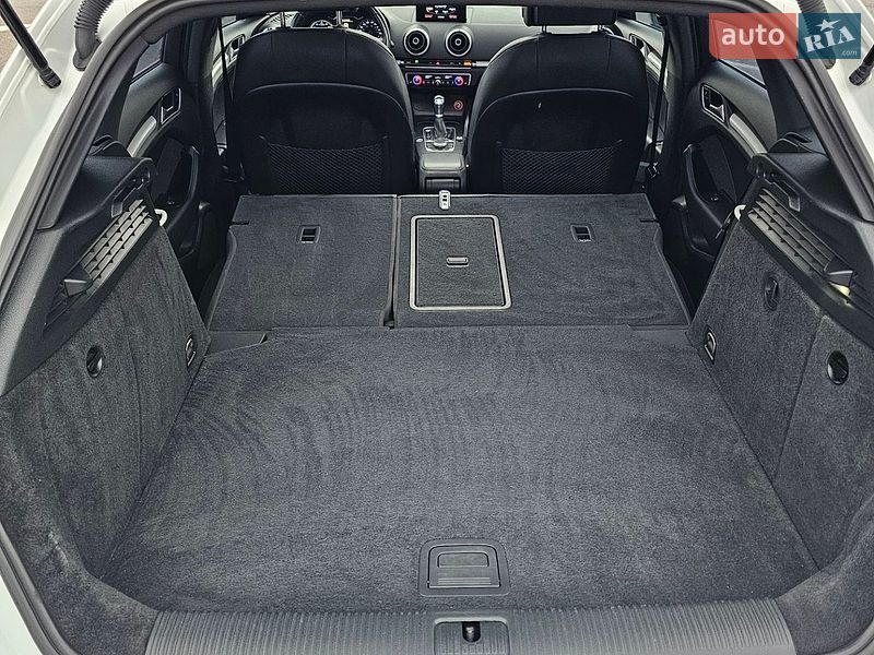 Хэтчбек Audi A3 2016 в Ровно