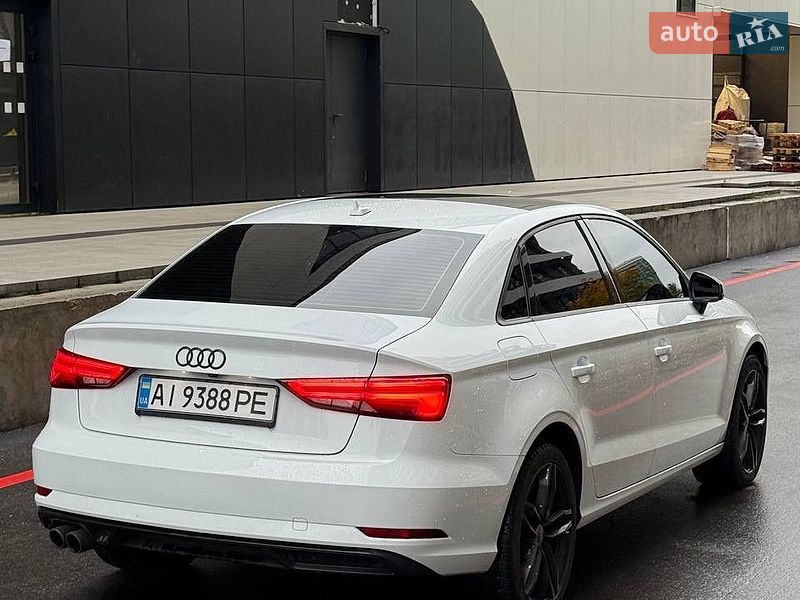 Седан Audi A3 2017 в Киеве