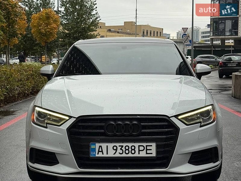Седан Audi A3 2017 в Киеве